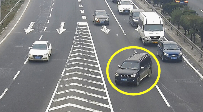 AI快速違章識別